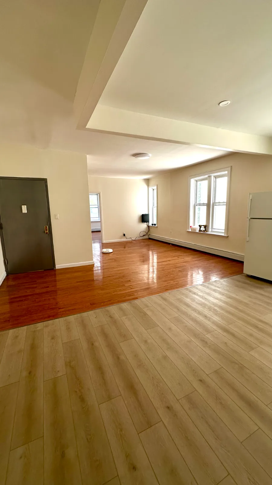 🏡 80街优质学区整层4房1.5卫出租（近地铁巴士/商圈）